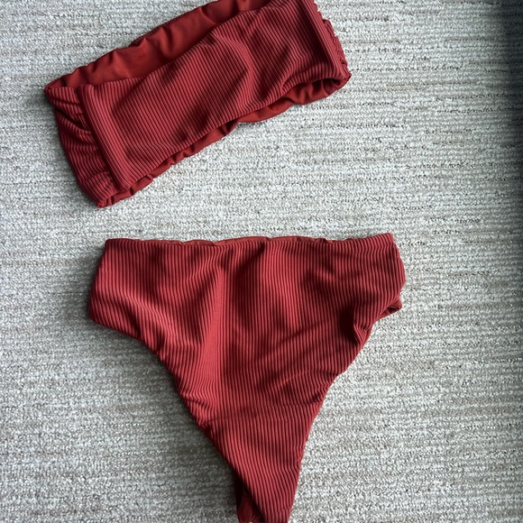 Red Ribbed Bikini Set - Picture 2 of 2